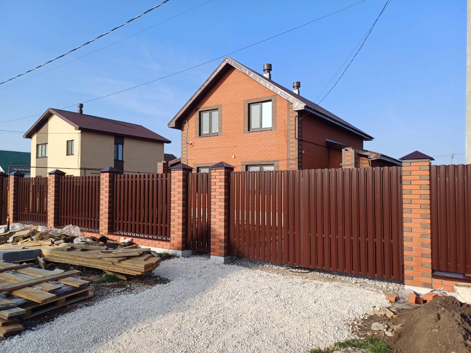 Штакетник Modern RAL 8017/8017, п.Красный Яр